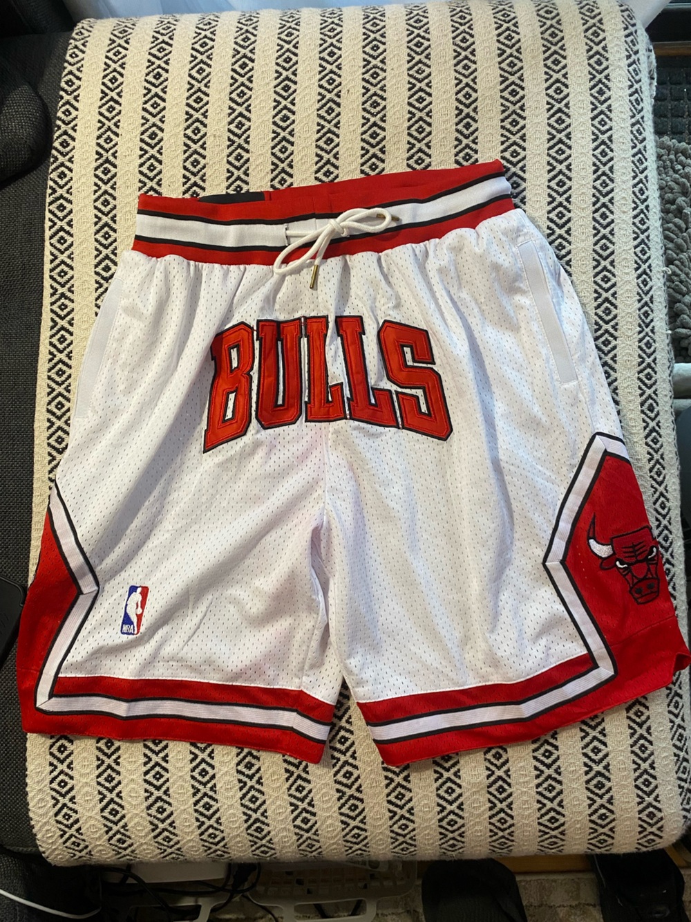 NWOT Vintage White and Red NBA Chicago Bulls Basketball Shorts Size Large